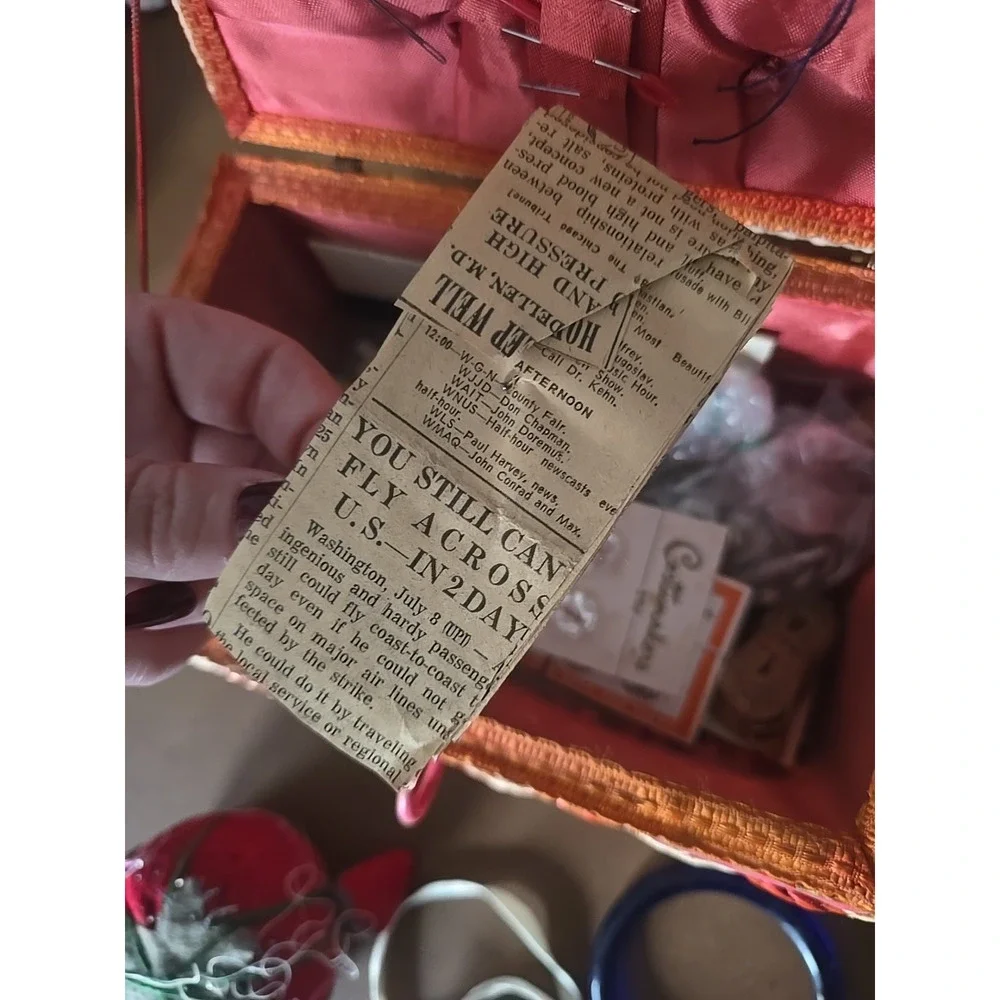 Vtg Red‎ blue White Woven Wicker Shabby Storage Sewing Basket with Accessories